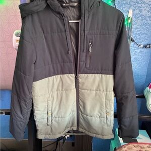 Men's Travis Mathew TorchRunner size S - Black and Olive